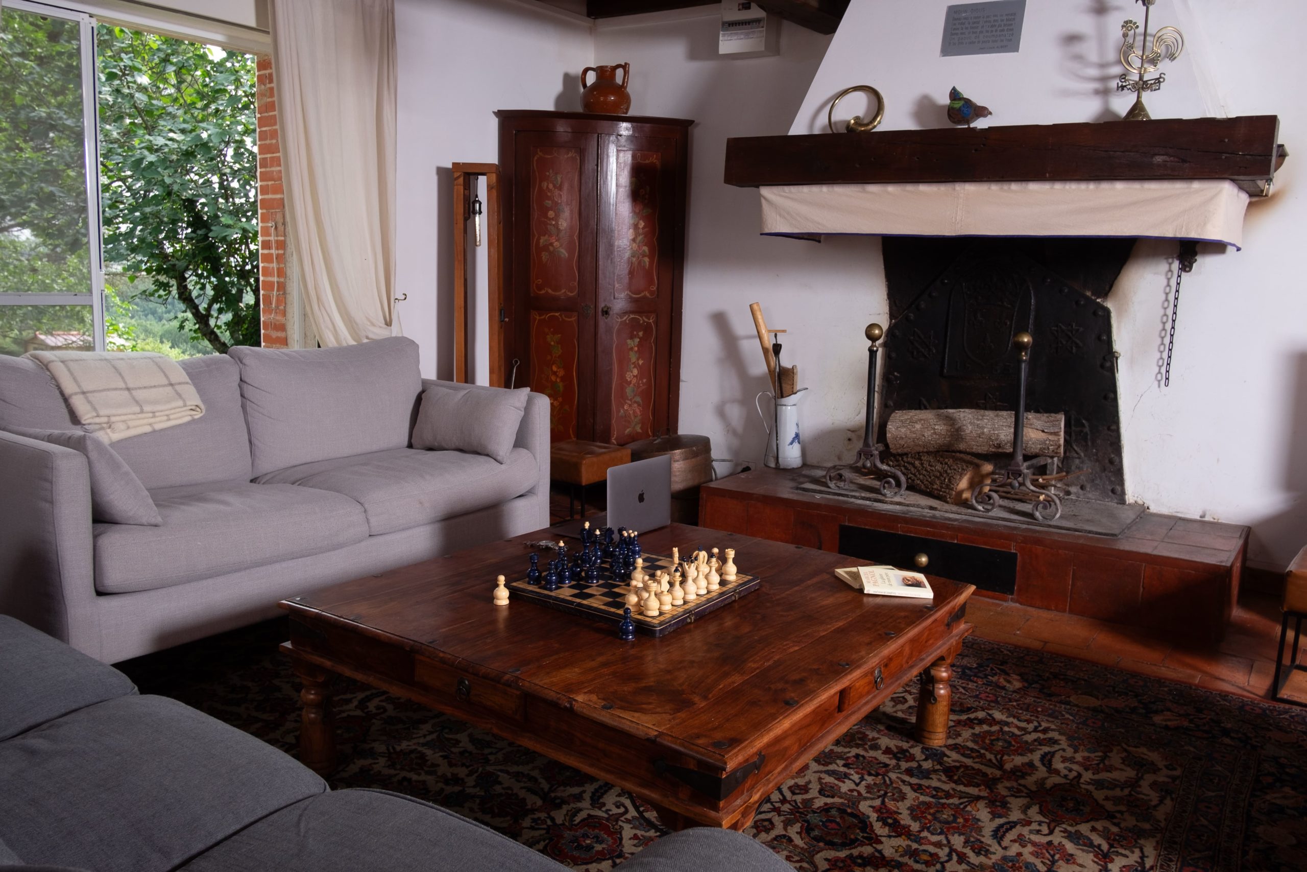 Vue extérieure du Domaine de La Planésié dans le Tarn