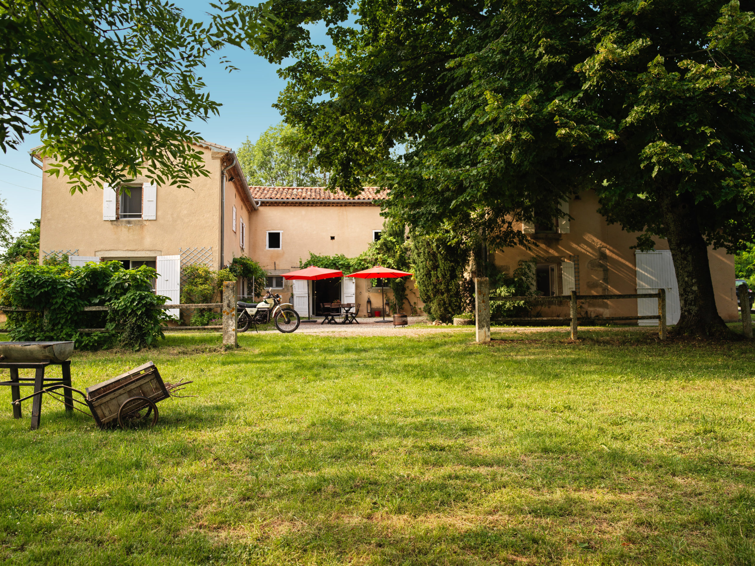 La Planésié, gîte de groupe 4 étoiles avec piscine à Roquecourbe dans le Tarn